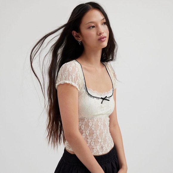 Urban Outfitters Kimchi Blue Malka Sheer Ivory Black Lace Top - Picture 6 of 9